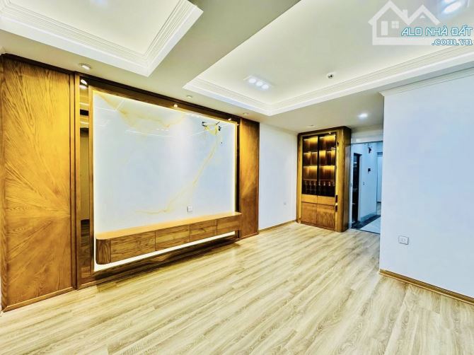 NGÃ TƯ SỞ - NHÀ ĐẸP NHƯ KHÁCH SẠN – 6 TẦNG THANG MÁY – XÂY 55M - 2 MẶT THOÁNG – FULL NỘI T