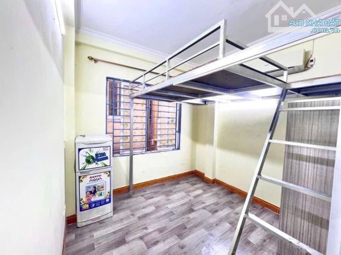 Bán nhà Bạch Mai 30/33m2, 5T dân xây, lô góc, gần oto, có bãi gửi xe. Giá 7.69 tỷ sổ đỏ CC