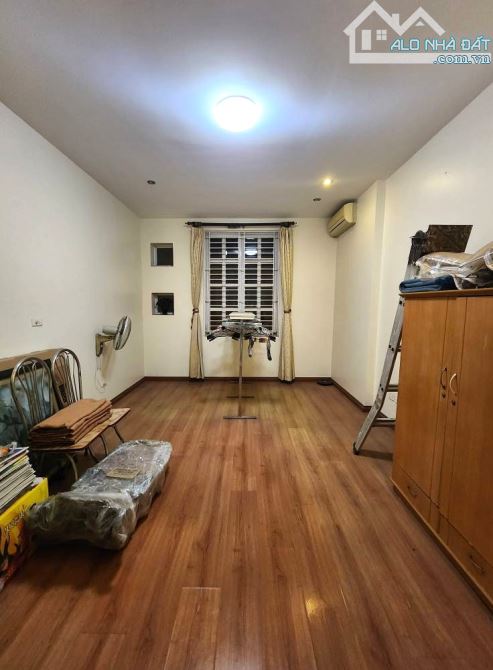 Bán nhà VĨNH PHÚC, Ba Đình. Phân lô, oto tránh, dừng đỗ. Vỉa hè. Thoáng trước sau.