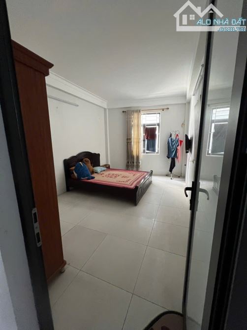 Gia đình cần bán gấp căn nhà 5 tầng 50m2.Tại Xuân Phương