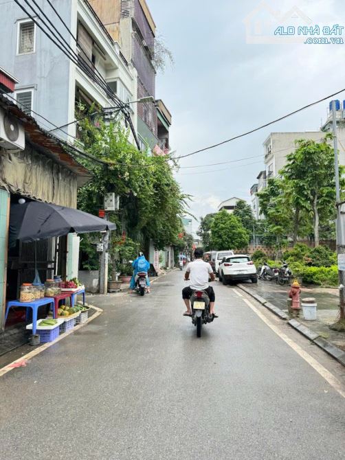 THẬT 100% - NHÀ TAM TRINH - Ô TÔ TRÁNH, VỈA HÈ - K QUY HOẠCH - 20M2*4T CHỈ 4,25TỶ