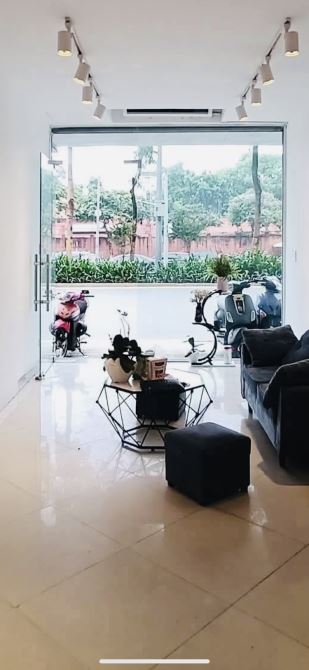 Mặt phố Kim Mã! Siêu đắc địa kinh doanh, thông sàn, giá chỉ phân lô, 8 làn ô tô. 40m*5T