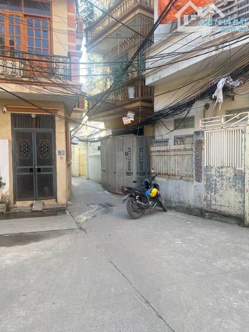 NHÀ ĐẸP TRƯƠNG ĐỊNH – 2 MẶT THOÁNG – 2 LỐI ĐI RIÊNG – CÁCH Ô TÔ 3 BƯỚC CHÂN