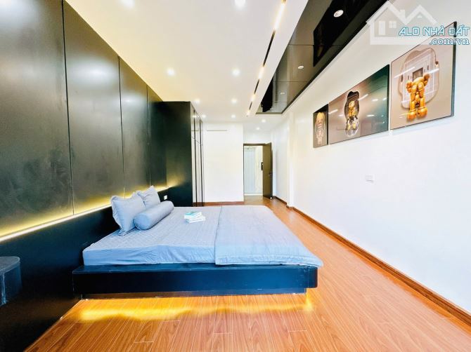 Vị trí đẹp oto 30m ra Phố Dương Văn Bé, kdoanh, full nội thất 42m2 thang máy.Giá 12.2 tỷ