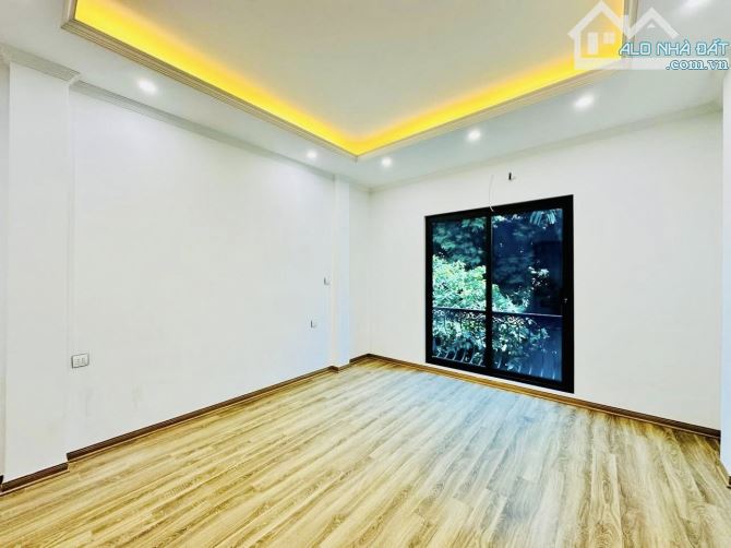 NGÃ TƯ SỞ - NHÀ ĐẸP NHƯ KHÁCH SẠN – 6 TẦNG THANG MÁY – XÂY 55M - 2 MẶT THOÁNG – FULL NỘI T