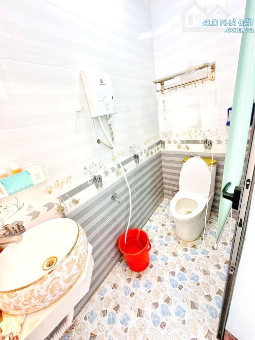 Bán CHDV 17 phòng full nội thất HXH đường Âu Dương Lân P.3 Quận 8 - 8