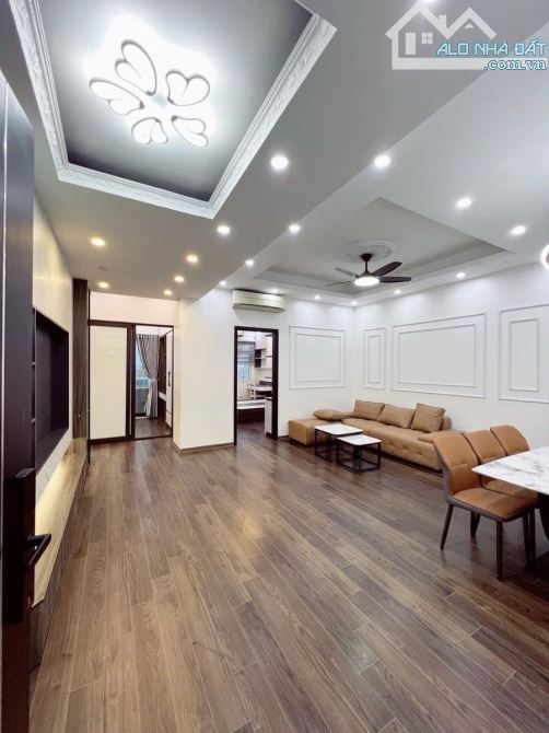 NHÀ ĐẸP Ở NGAY BÁN CHUNG CƯ TRUNG VĂN NAM TỪ LIÊM LÔ GÓC ÔTÔ ĐỖ CỬA FULL ĐỒ 8,1TỶ 120m