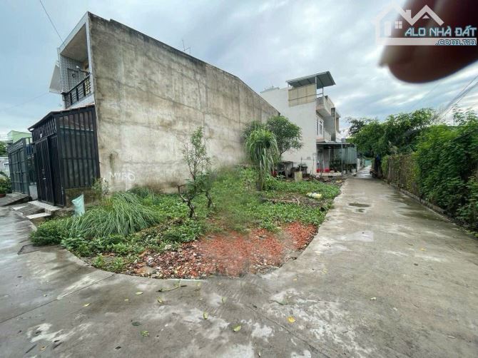 ĐẤT GÓC 2 MẶT TIỀN  ĐƯỜNG HUỲNH BÁ CHÁNH, HUYỆN BÌNH CHÁNH 1Tỷ 350  Diện tích: 6 x 30