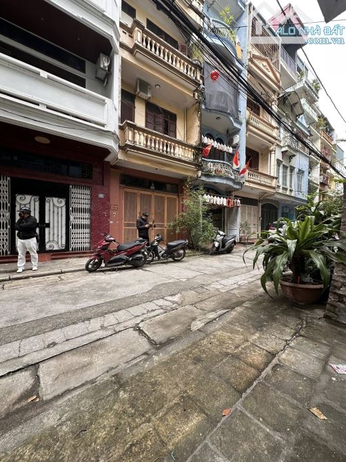 Trần Đại Nghĩa, Phân Lô Vỉa hè, Ô Tô tránh. Kinh doanh, dt 37m, mặt tiền 5m, giá 14.2 tỷ.