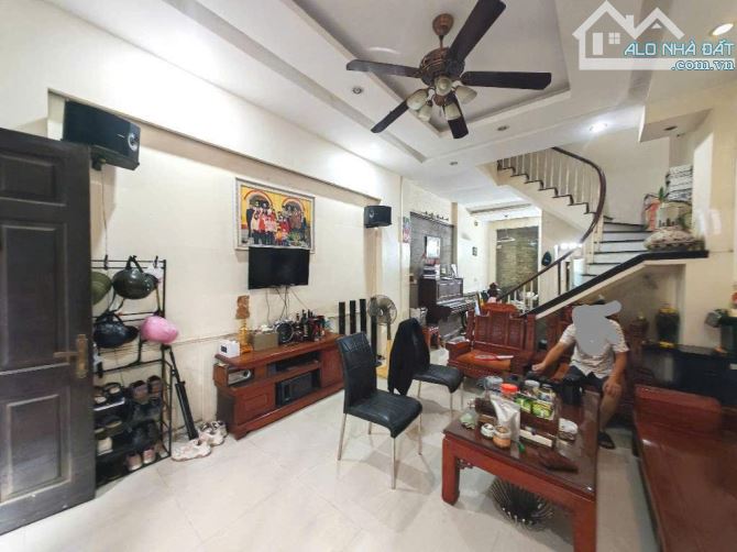 Bán nhà Lạc Long Quân - Võ chí công, Hơn 18 tỷ, 60m, ngõ thông ô tô tránh, dừng đỗ