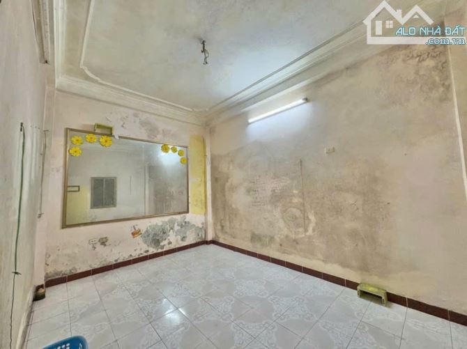 Nhà Lò Đúc 30m² – 3 Tầng, 4 Ngủ, Cách Phố 30m – Chỉ 6.89 Tỷ!