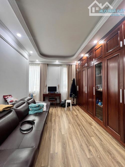 TOÀ MẶT PHỐ-LÔ GÓC-VIEW HỒ-QUAN NHÂN-125Mx8TẦNG-MẶT TIỀN 8M-45TỶ