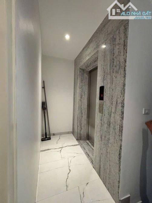 PHỐ VIP TRIỆU VIỆT VƯƠNG 53m2,MT 7,3m-THANG MÁY-GẦN OTO