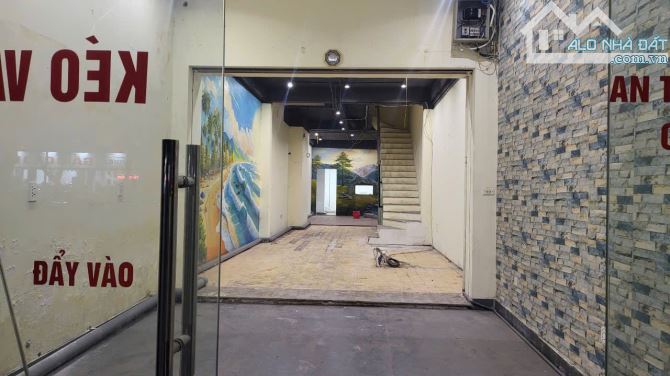 Bán Nhà Mặt Phố Nguyễn Khánh Toàn Cầu Giấy 103m2-5T 5m Vỉa Hè 58 Tỷ Có Thương Lượng.