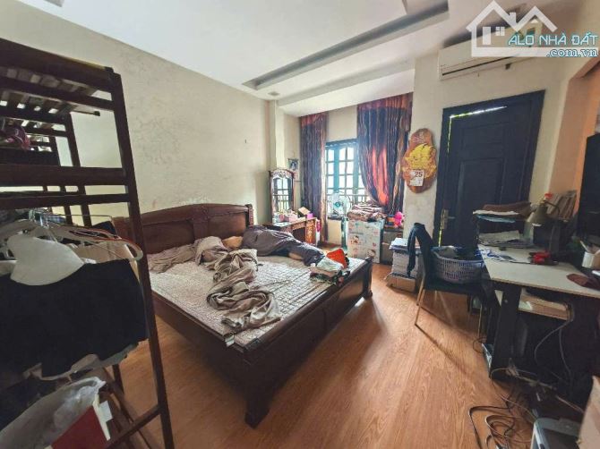 Bán nhà Lạc Long Quân - Võ chí công, Hơn 18 tỷ, 60m, ngõ thông ô tô tránh, dừng đỗ