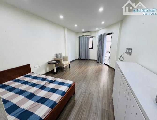 NHÀ LẠC LONG QUÂN- DÂN XÂY CÒN MỚI ĐẸP - 36M- 5 Tầng- 9 Tỷ hơn