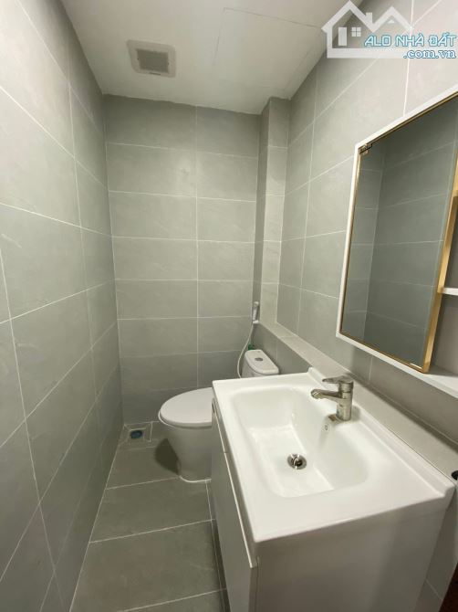 Kim Đồng ,diện tích 47.8m, 5tầng. MT 4.05m. Giá 20tỷ Hoàng Mai