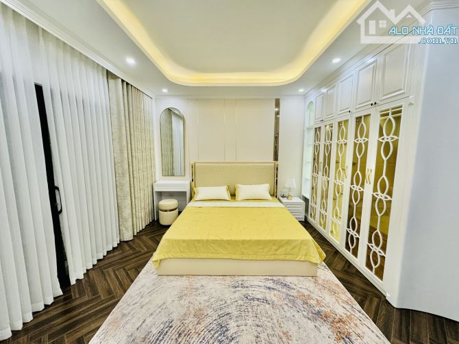 Bán nhà mặt phố Trần Đại Nghĩa : 48m2 -7Tầng - 5phòng - vừa ở vừa Kinh doanh