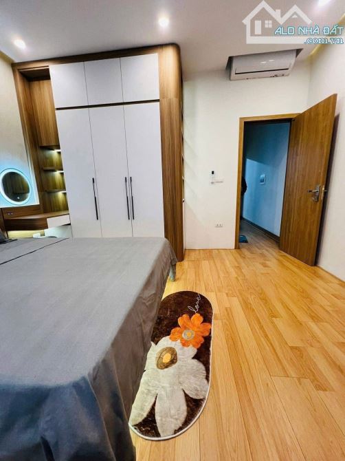 Tòa nhà 5 tầng dòng tiền ,vị trí rất đẹp phố Nguyễn Khang Cầu giấy , 12.9 tỷ.