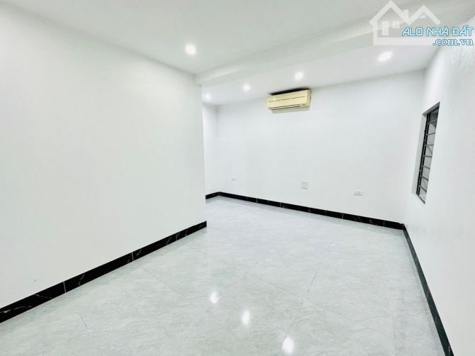 SIÊU PHẨM NGHI TÀM – 40M2 - Ô TÔ ĐỖ CỬA – 2 MẶT NGÕ Ô TÔ – KINH DOANH - NHỈNH 4 TỶ