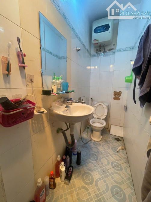 BÁN GẤP NHÀ NAM DƯ- HOÀNG MAI DÂN XÂY KIÊN CỐ - 5 TẦNG 3 NGỦ RỎNG - 30M Ô TÔ