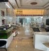 Cho thuê nhà 240 m2 mặt tiền Nguyễn Văn Linh tiện văn phòng