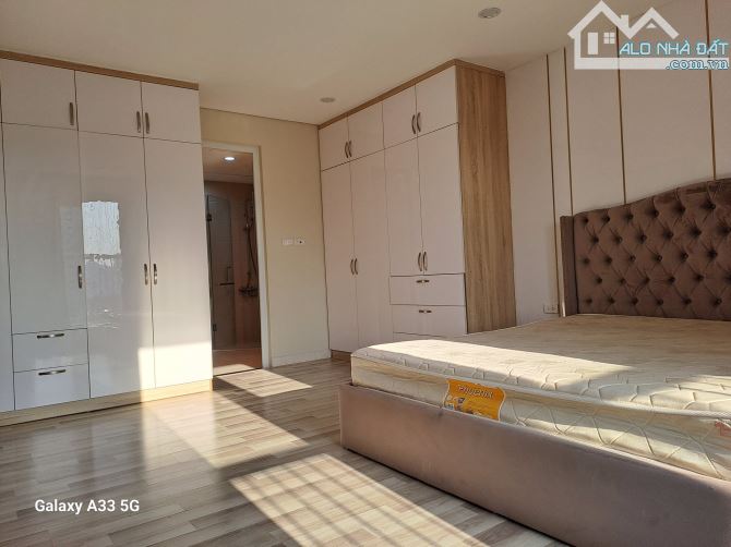 BAN CƠ YẾU CHÍNH PHỦ – CĂN GÓC 124.7M2, 3PN, 2WC, TẦNG TRUNG – VIEW HỒ – 12.1 TỶ