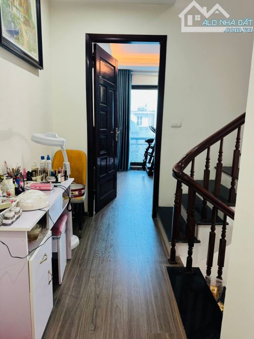 Nhà đẹp Vũ Tông Phan, 30m ra Phố, ngõ rộng thoáng, full nội thất xịn, 38m2 sổ. Giá 10.3 tỷ