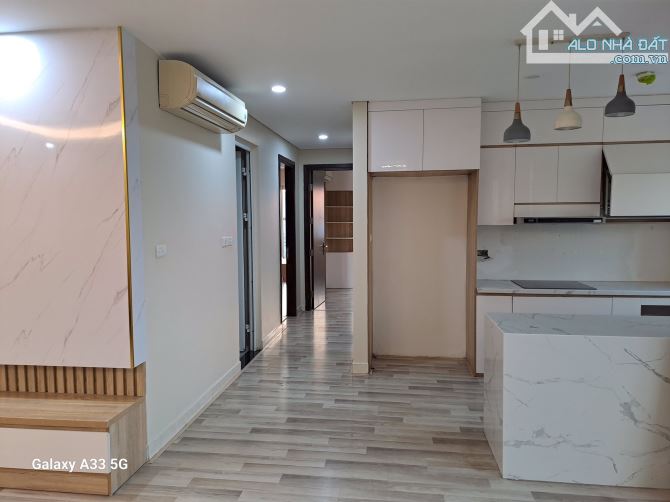 BAN CƠ YẾU CHÍNH PHỦ – CĂN GÓC 124.7M2, 3PN, 2WC, TẦNG TRUNG – VIEW HỒ – 12.1 TỶ