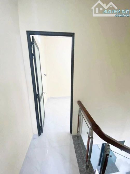 Bán nhà Hóc Môn - 81m2(5mx16.2m) - đường Nhựa 4m, sổ hồng riêng, full thổ cư. Chỉ 2tỷ6 - 1