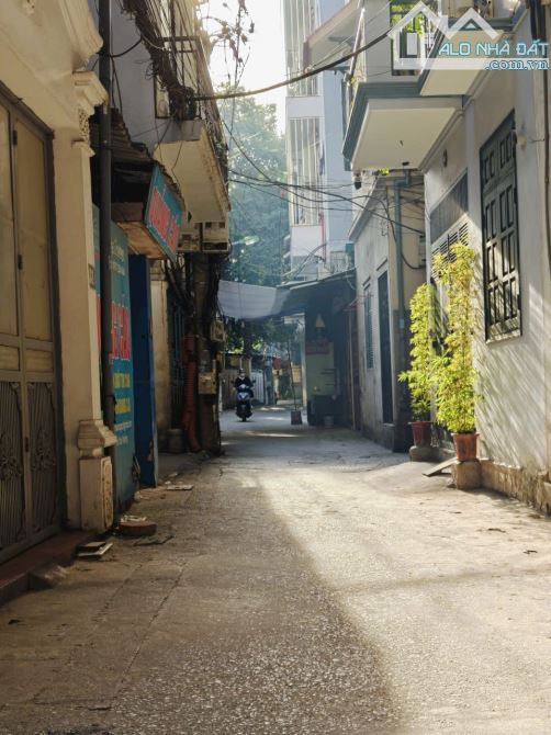 Nhà đẹp Vũ Tông Phan, 30m ra Phố, ngõ rộng thoáng, full nội thất xịn, 38m2 sổ. Giá 10.3 tỷ