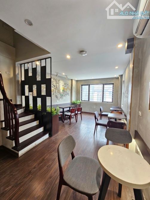 Bán nhà mặt phố hai bà trưng 5 Tầng giá hơn 10 Tỷ