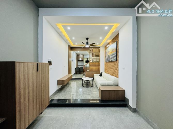 Bán Nhà : Võ Thị Sáu - 45m2 - 5Tầng1Tum - 5ngủ-40m ra oto