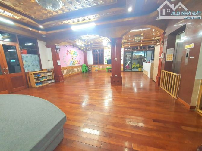 BIỆT THỰ 310 M KHU ĐÔ THỊ DỊCH VỌNG CẦU GIẤY, 4 TẦNG THANG MÁY, PHÁP LÝ SẠCH, 95 TỶ