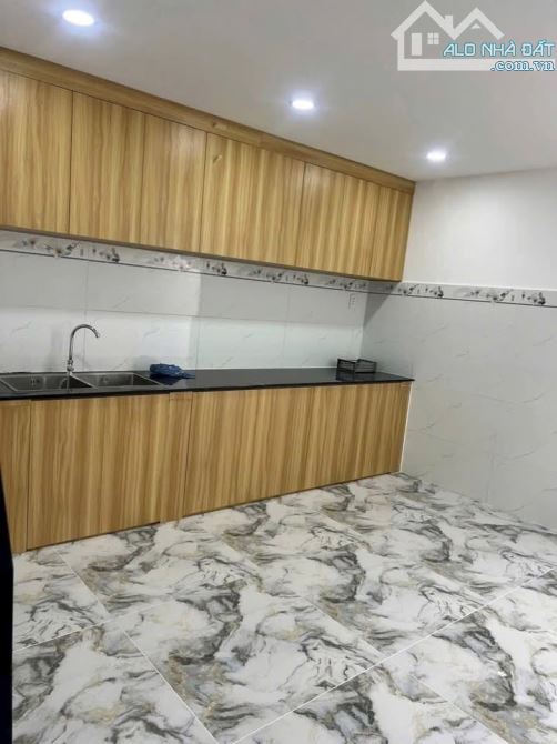 Bán nhà Hóc Môn - 50m2(6mx8.3m) - đường Nhựa 4m, sổ hồng riêng, full thổ cư. Chỉ 2tỷ5 - 2