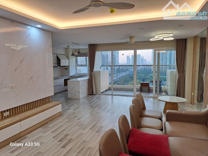 BAN CƠ YẾU CHÍNH PHỦ – CĂN GÓC 124.7M2, 3PN, 2WC, TẦNG TRUNG – VIEW HỒ – 12.1 TỶ