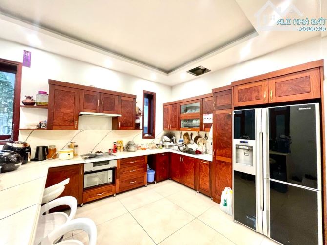 Siêu phẩm oto tránh Trường Chinh, sát phố, KD, 2 thoáng, dân xây vuông đẹp 44m*5T