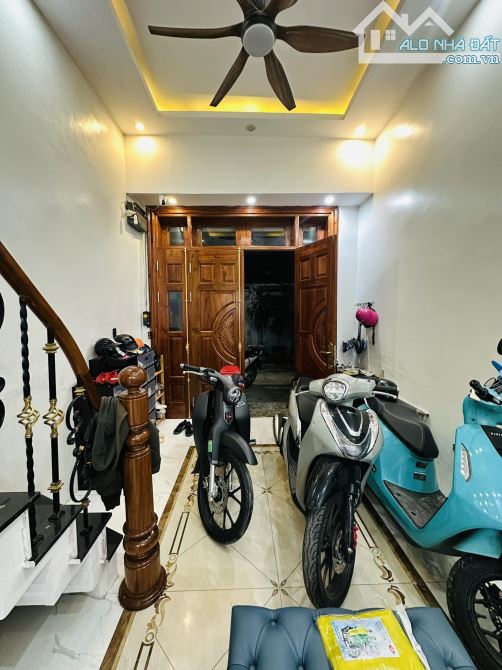 10.5 TỶ-PHÂN LÔ Ô TÔ ĐỖ CỬA-HỒNG MAI-BẠCH MAI-THANH NHÀN-HBT