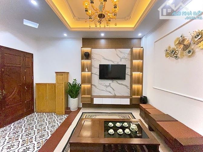 BÁN NHÀ HÀNG XÓM LOUIS CITY ĐẠI MỖ - MẶT TIỀN KHỦNG - OTO ĐỖ CỬA- NỘI THẤT VIP-NHỈNH 11 TỶ