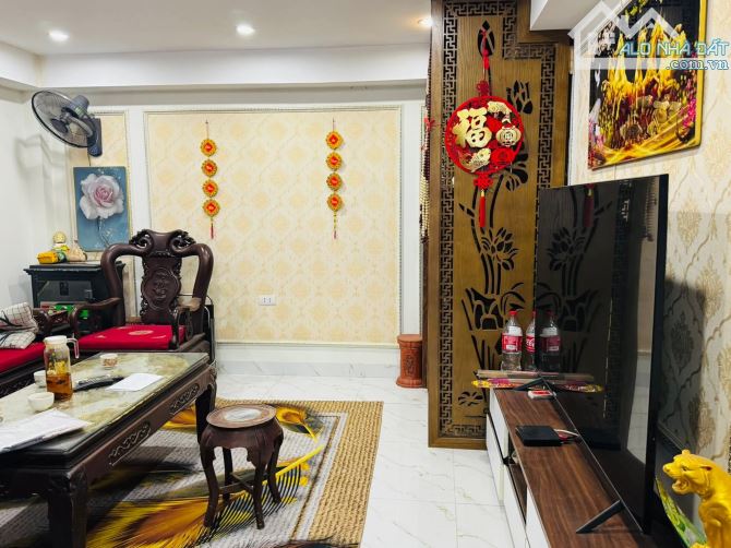 Nhà đẹp Vũ Tông Phan, 30m ra Phố, ngõ rộng thoáng, full nội thất xịn, 38m2 sổ. Giá 10.3 tỷ