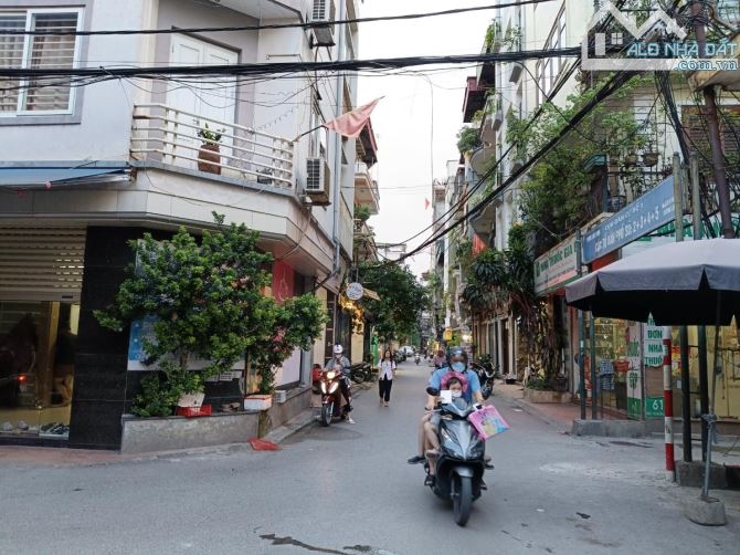 Mặt ngõ KD đường Láng, oto tránh - vào nhà, dân xây to đẹp, 2 thoáng ở luôn - 66m*5T
