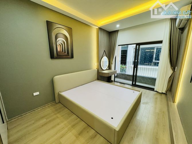 Bán Nhà : Võ Thị Sáu - 45m2 - 5Tầng1Tum - 5ngủ-40m ra oto