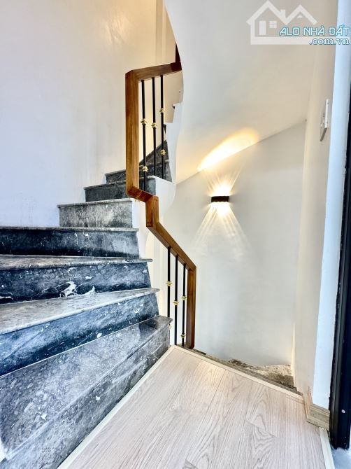 Trương Định 30M 4T dân xây, 4.6 tỷ full nội thất, 20m ra phố ô tô dừng đỗ kinh doanh