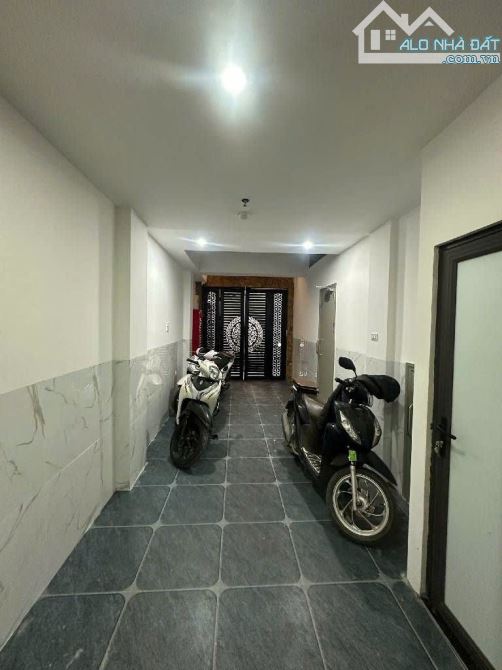 BÁN CĂN HỘ DỊCH VỤ PHỐ KIM NGƯU - 7 TẦNG THANG MÁY - DÒNG TIỀN 700TR/ NĂM - 16.2 TỶ