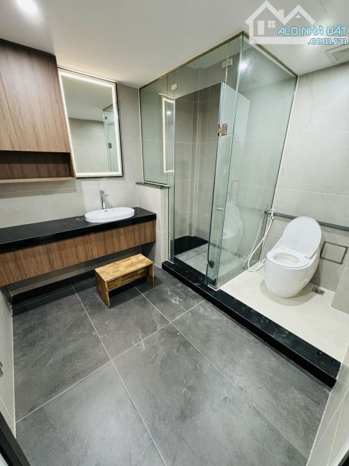 Bán Nhà : Võ Thị Sáu - 45m2 - 5Tầng1Tum - 5ngủ-40m ra oto