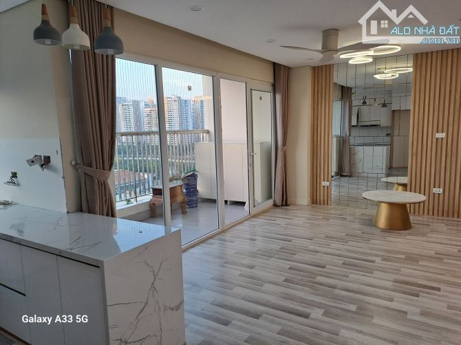 BAN CƠ YẾU CHÍNH PHỦ – CĂN GÓC 124.7M2, 3PN, 2WC, TẦNG TRUNG – VIEW HỒ – 12.1 TỶ