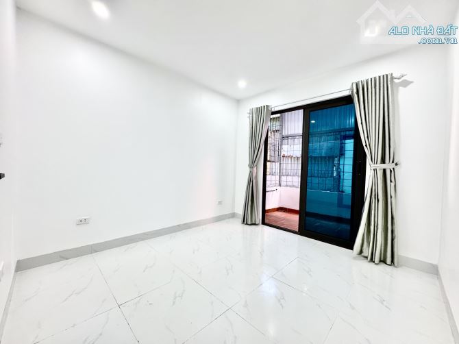 Trương Định 30M 4T dân xây, 4.6 tỷ full nội thất, 20m ra phố ô tô dừng đỗ kinh doanh