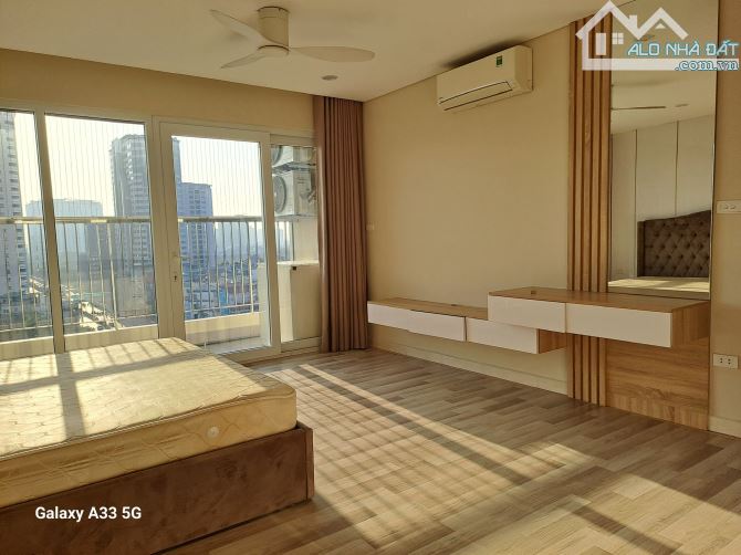 BAN CƠ YẾU CHÍNH PHỦ – CĂN GÓC 124.7M2, 3PN, 2WC, TẦNG TRUNG – VIEW HỒ – 12.1 TỶ