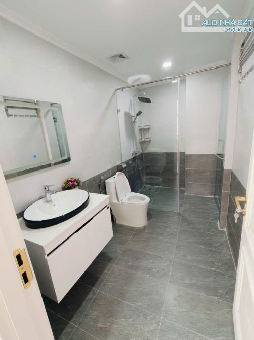 6 tầng thang máy ngõ thông oto gần Chùa Bộc, full nội thất 58m2 x mtiền 5m. Giá 18.8 tỷ