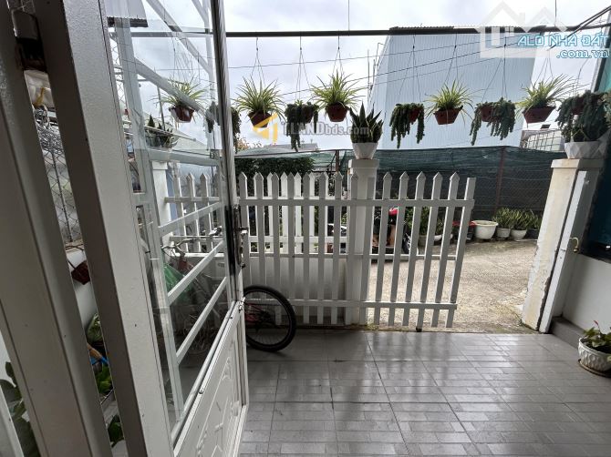 Bán nhà cấp 4 gần ngay chợ Ngô Quyền , sổ riêng 68m2 giá chỉ 4ty3 - 1